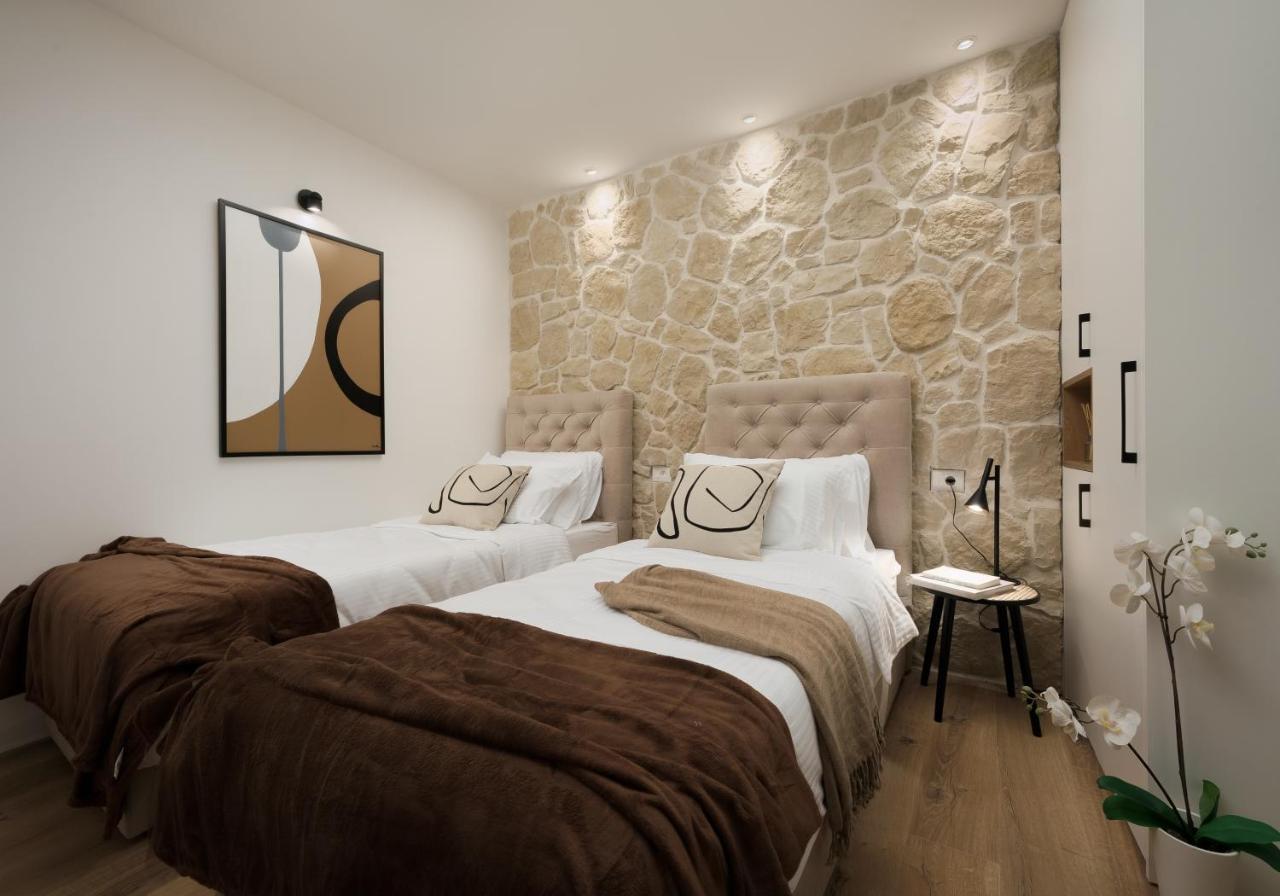Apartment City Walls In Old Town Of Rovinj Exterior photo
